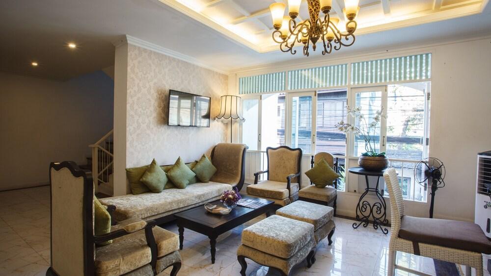 B2 Riverside Colonial Hotel Чиангмай Экстерьер фото